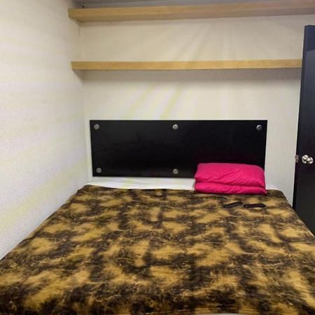 Torre Cristal Hostel Леон Екстериор снимка
